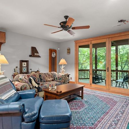 Falling Waters At Rumbling Bald Lake Lure Exterior foto