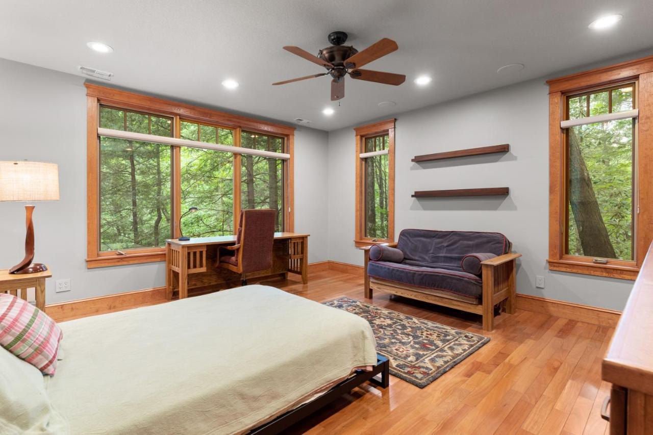 Falling Waters At Rumbling Bald Lake Lure Exterior foto