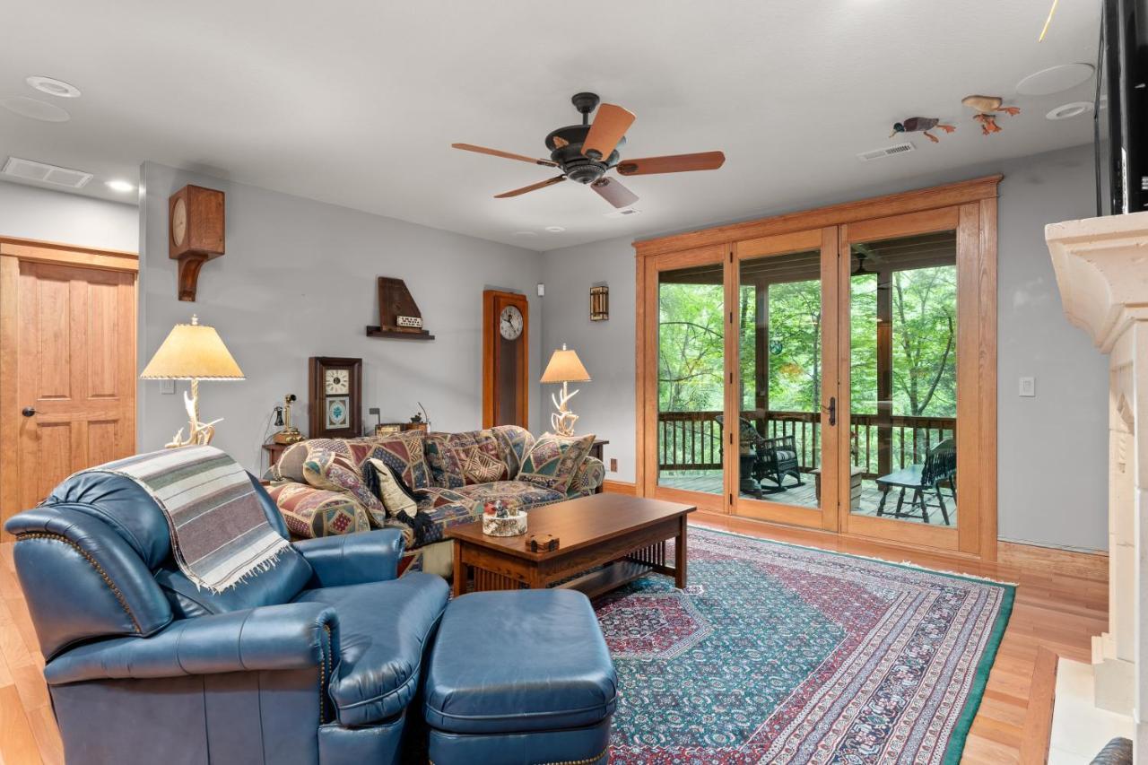 Falling Waters At Rumbling Bald Lake Lure Exterior foto