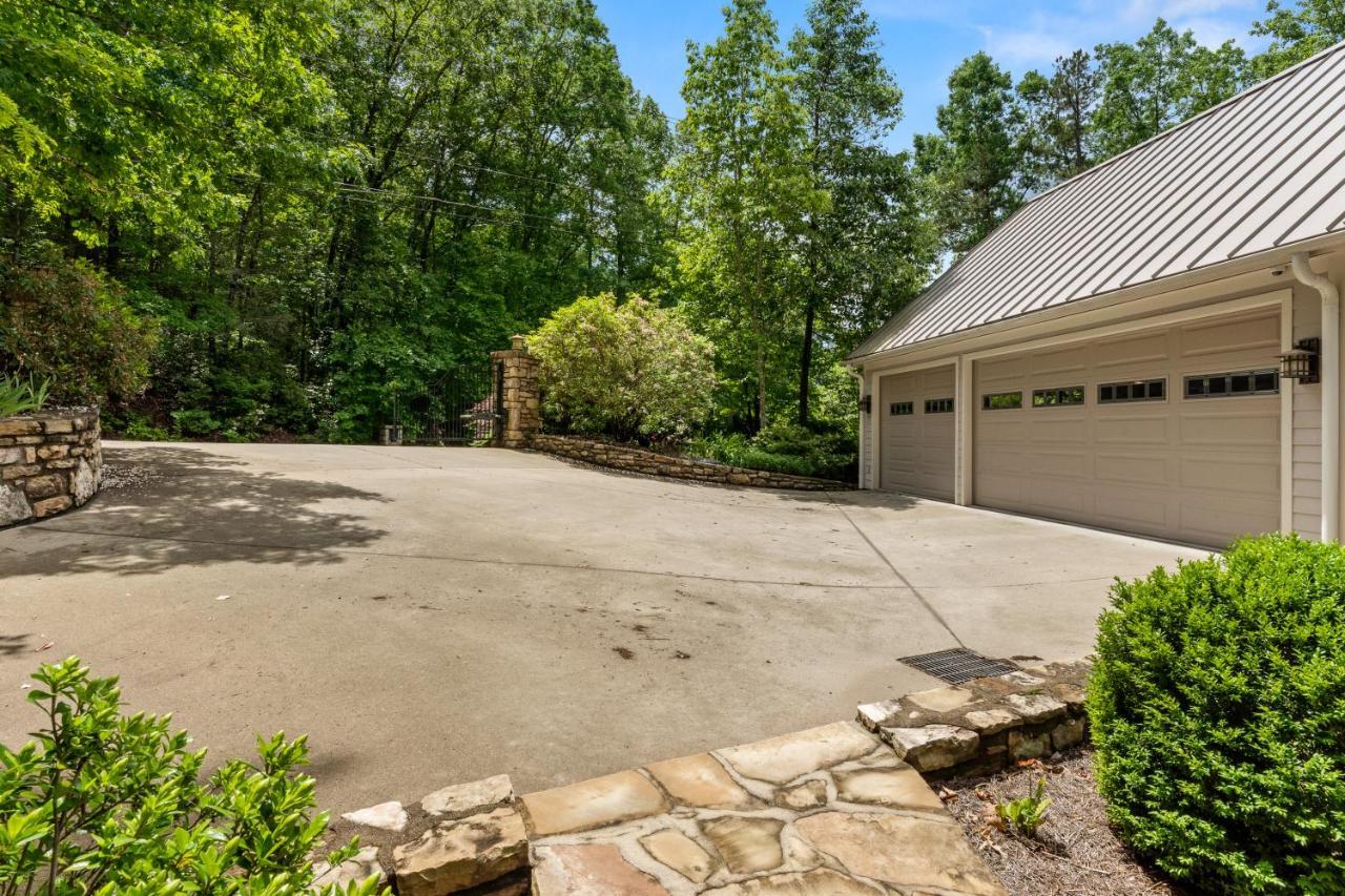 Falling Waters At Rumbling Bald Lake Lure Exterior foto
