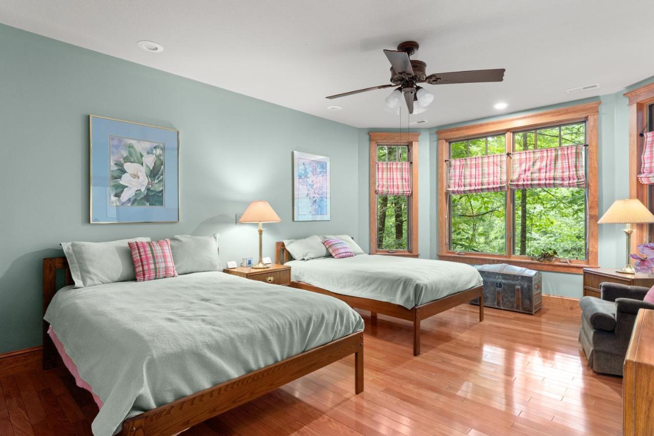 Falling Waters At Rumbling Bald Lake Lure Exterior foto