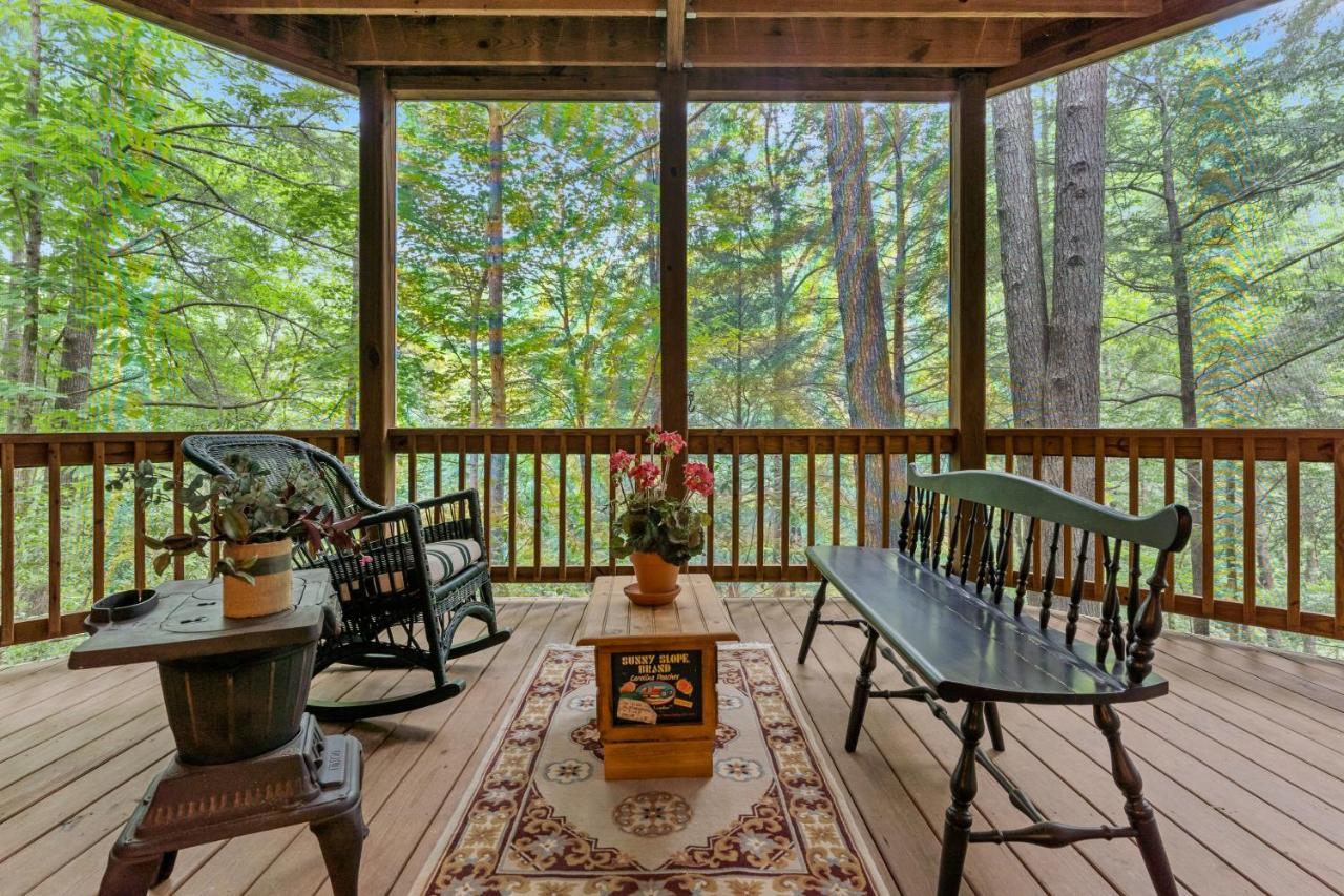 Falling Waters At Rumbling Bald Lake Lure Exterior foto