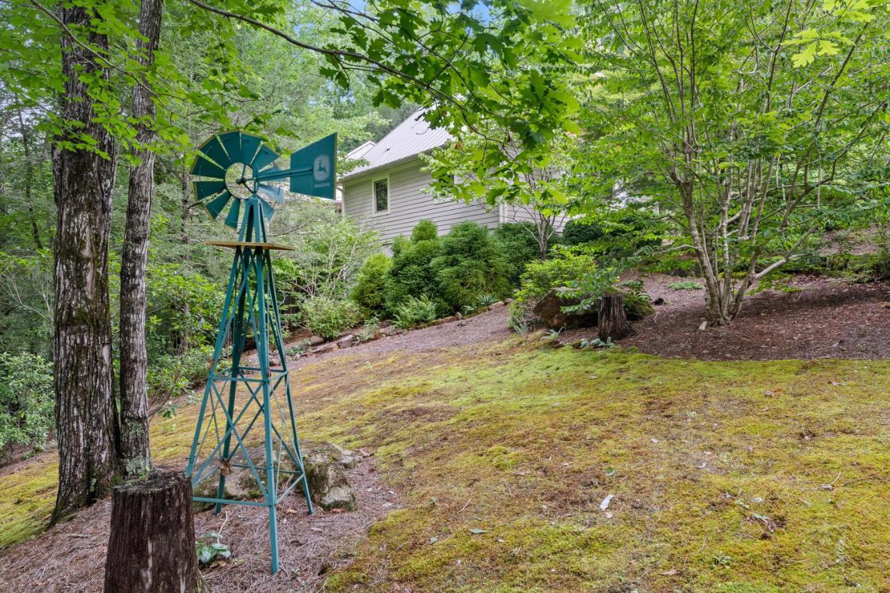 Falling Waters At Rumbling Bald Lake Lure Exterior foto